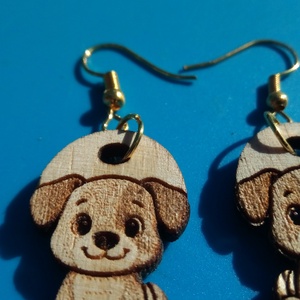 Kutya fülbevaló. Kutyás füldísz kutyával. Kiváló ajándék lánynak, vidám hölgynek, nőnek szilveszterre vagy bármikor., Esküvő, Ékszer, Fülbevaló, Gravírozás, pirográfia, MESKA