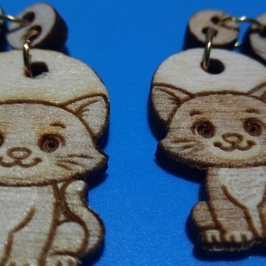 Láncos Cica macska fülbevaló. Cicás füldísz, cicával. Kiváló ajándék lánynak, vidám hölgynek, nőnek szilveszterre. - esküvő - ékszer - fülbevaló - Meska.hu