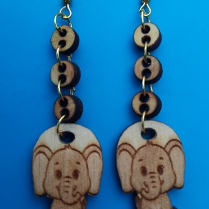 Láncos Elefánt fülbevaló. Elafántos füldísz elafánttal Kiváló ajándék lánynak, vidám hölgynek nőnek szilveszterre., Esküvő, Ékszer, Fülbevaló, Gravírozás, pirográfia, MESKA