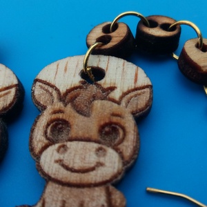 Láncos Ló, lovacska fülbevaló. Lovas füldísz lóval. Kiváló ajándék lánynak, vidám hölgynek, nőnek szilveszterre. - esküvő - ékszer - fülbevaló - Meska.hu