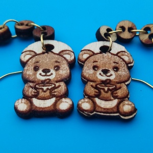 Láncos Maci, medve fülbevaló. Macis füldísz macival. Kiváló ajándék lánynak, vidám hölgynek, nőnek szilveszterre. - esküvő - ékszer - fülbevaló - Meska.hu