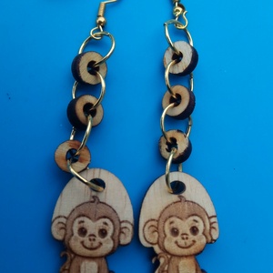 Láncos, lógós, Majom fülbevaló. Majmos füldísz majommal. Kiváló ajándék lánynak, vidám hölgynek, nőnek szilveszterre., Esküvő, Ékszer, Fülbevaló, Gravírozás, pirográfia, MESKA