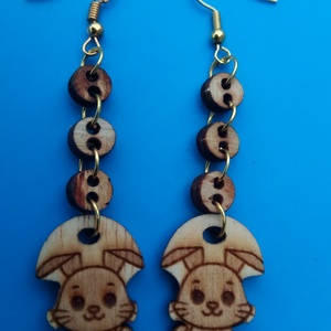 Láncos, lógós Nyúl nyuszi fülbevaló Nyulas füldísz nyúllal. Kiváló ajándék lánynak, vidám hölgynek, nőnek szilveszterre., Esküvő, Ékszer, Fülbevaló, Gravírozás, pirográfia, MESKA