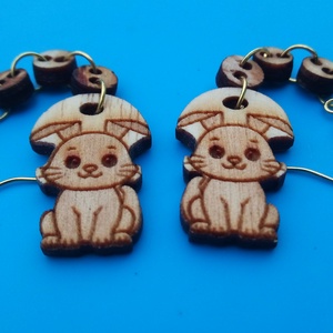 Láncos, lógós Nyúl nyuszi fülbevaló Nyulas füldísz nyúllal. Kiváló ajándék lánynak, vidám hölgynek, nőnek szilveszterre. - esküvő - ékszer - fülbevaló - Meska.hu