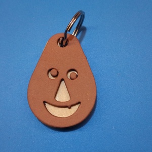 Barna, Nevető kulcstartó. Vidám gyerekeknek, vicces felnőtteknek, humoros öregeknek vagy szomorúaknak ajándékba. , Táska & Tok, Kulcstartó & Táskadísz, Kulcstartó, Ékszerkészítés, Gravírozás, pirográfia, MESKA