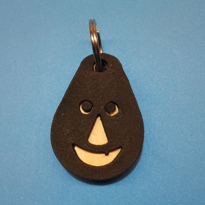 Fekete, Nevető kulcstartó. Vidám gyerekeknek, vicces felnőtteknek, humoros öregeknek vagy szomorúaknak ajándékba. , Táska & Tok, Kulcstartó & Táskadísz, Kulcstartó, Ékszerkészítés, Gravírozás, pirográfia, MESKA