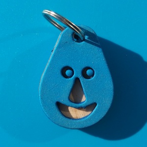 Kék, Nevető kulcstartó Vidám gyerekeknek vicces felnőtteknek, humoros öregeknek vagy szomorúaknak ajándékba.  - Meska.hu