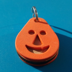 Narancssárga, Nevető kulcstartó Vidám gyerekeknek vicces felnőtteknek, humoros öregeknek vagy szomorúaknak ajándékba.  - táska & tok - kulcstartó & táskadísz - kulcstartó - Meska.hu