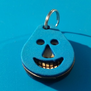 Kék, Vidám Busó kulcstartó. Gumírozott felület, gravírozott alappal. Vidámaknak jár, búsulóknak vidító ajándék. - táska & tok - kulcstartó & táskadísz - kulcstartó - Meska.hu