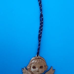 Angyal lányka gravírozott karácsonyfadísz. vagy visszapillantóra, hátizsákra, táskára, gyerekszobába szekrényajtóra. - karácsony - karácsonyi lakásdekoráció - karácsonyfadíszek - Meska.hu