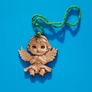 Angyal lányka gravírozott karácsonyfadísz. vagy visszapillantóra, hátizsákra, táskára, gyerekszobába szekrényajtóra. - Meska.hu