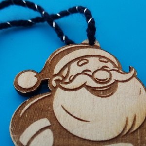 Mikulás karácsonyfadísz. Vagy visszapillantó, táska, hátizsák, csillár, szerkrényajtó függő dísz. Ajándékba is tökéletes - karácsony - karácsonyi lakásdekoráció - karácsonyfadíszek - Meska.hu