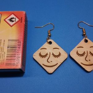 Gonosz vigyor vagy szende szűz? Fülbevaló mind. Vicces, humoros, vidám felnőttnek, fiatalnak. Szilveszterre, házibuliba. - esküvő - ékszer - fülbevaló - Meska.hu