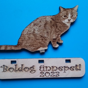 Saját fotód alapján készített gravírozott vitrin dísz. Egyedi talpfelirattal, kétoldalas kidolgozással. (2 db csomag.) - esküvő - dekoráció - asztaldísz - Meska.hu