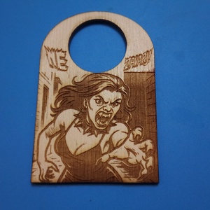 NE ZAVARJ! tábla. Vicces, humoros Netábla, amely zombi támadással fenyehet belépés esetén. Érdemes komolyan (meg)venni! , Esküvő, Dekoráció, Tábla & Jelzés, Gravírozás, pirográfia, MESKA