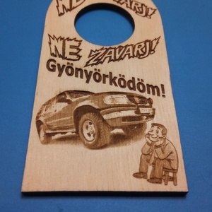 NE tábla. Vicces, Ford Explorer mintás tábla kilincsre, USA autósnak, veteránosnak, terepjárósnak, fiúnak, ajándéknak., Otthon & Életmód, Dekoráció, Ajtó- és ablak dekoráció, Ajtókilincs tábla, Gravírozás, pirográfia, MESKA