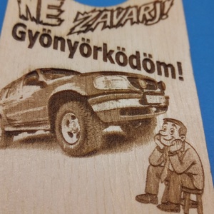 NE tábla. Vicces, Ford Explorer mintás tábla kilincsre, USA autósnak, veteránosnak, terepjárósnak, fiúnak, ajándéknak. - otthon & életmód - dekoráció - ajtó- és ablak dekoráció - ajtókilincs tábla - Meska.hu