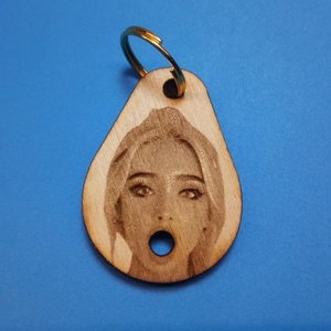 Pajzán kulcstartó. Tátika 2. Szép női arc, egy kis csavarral. Férfiaknak kiváló ajándék. Persze, célzás nélkül. ;-), Táska & Tok, Kulcstartó & Táskadísz, Kulcstartó, Gravírozás, pirográfia, MESKA