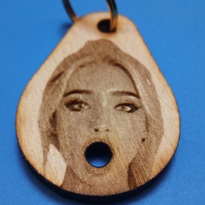 Pajzán kulcstartó. Tátika 2. Szép női arc, egy kis csavarral. Férfiaknak kiváló ajándék. Persze, célzás nélkül. ;-) - táska & tok - kulcstartó & táskadísz - kulcstartó - Meska.hu