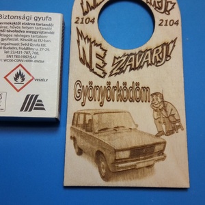 LADA 2104 es mintával, NE ZAVARJ! Netábla. Vicces, humoros ajándék, ladásnak, veteránosnak, zsiguli rajongónak, autósnak - esküvő - dekoráció - tábla & jelzés - Meska.hu