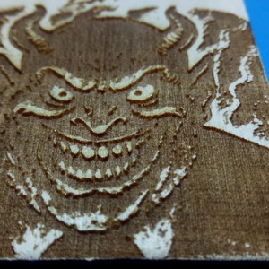 NE ZAVARJ! ördögi Netábla. Pokoli képpel, egyértelmű üzenettel, kénköves menykő gravírozással. Mennyei ajándék ráérzőnek - esküvő - dekoráció - tábla & jelzés - Meska.hu