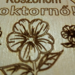 Köszönöm doktornő! Ajándék hűtőmágnes. Köszönet nyilvánítás a kedves dokinak a segítségért. - otthon & életmód - konyhafelszerelés, tálalás - konyhai dekoráció - hűtőmágnes - Meska.hu