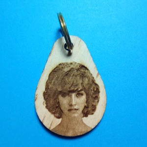 Szerelmi ajándék. Portré kulcstartó, szerelmed képével egyedileg elkészítve. (A minta női arc is megvásárolható.) 5, Táska & Tok, Kulcstartó & Táskadísz, Kulcstartó, Gravírozás, pirográfia, MESKA