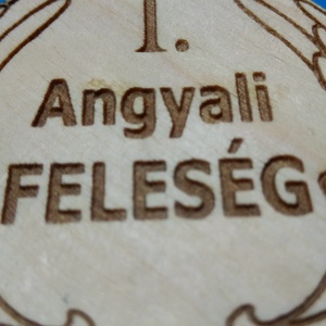 Humoros medál, feleségek dícséretével. Egyedi ajándék feleségednek, jegyesednek. Angyali feleség  - ékszer - nyaklánc - medálos nyaklánc - Meska.hu