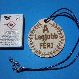 Humoros medál, férjek dícséretével. Egyedi ajándék férjednek, jegyesednek.  A legjobb férj  fából aranyérem. - ékszer - nyaklánc - medálos nyaklánc - Meska.hu