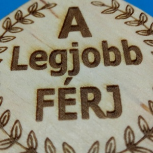 Humoros medál, férjek dícséretével. Egyedi ajándék férjednek, jegyesednek.  A legjobb férj  fából aranyérem. - ékszer - nyaklánc - medálos nyaklánc - Meska.hu