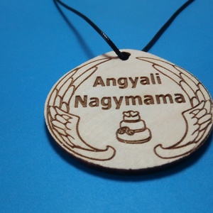Humoros medál, nagymamák dícséretével. Egyedi, szívből jövő ajándék nagymamának, mamának, nagyinak.  Angyali nagymama  - Meska.hu
