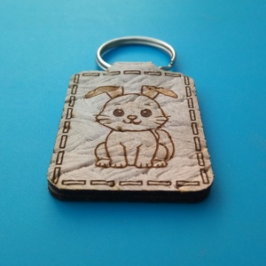 Húsvéti nyuszis kulcstartó. Műbőr alap, cuki, gravírozott nyuszi minta gyereknek. - táska & tok - kulcstartó & táskadísz - kulcstartó - Meska.hu