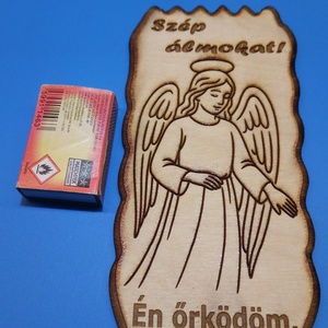 Húsvéti gyerek ajándék. Szép, gravírozott álomőrző. Őrangyal kép gyerekszobába, gyerekágy fölé, megnyugtatásnak, dísznek - otthon & életmód - dekoráció - kép & falikép - fából készült kép - Meska.hu