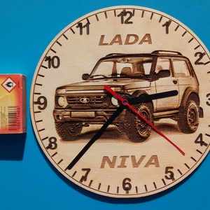 NIVA mintás falióra. Ajándékba: autó rajongónak, veteránosnak., Otthon & Életmód, Dekoráció, Fali és függő dekoráció, Falióra & óra, Gravírozás, pirográfia, MESKA
