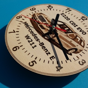 Mercedes E E220 CDI EVO W211 mintás falióra. Ajándékba: autó rajongónak, veteránosnak. - otthon & életmód - dekoráció - fali és függő dekoráció - falióra & óra - Meska.hu