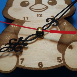 Pingvin falióra húsvétra, gyerkeszobába. Fiúnak, lánynak egyaránt szuper ajándék óra. - otthon & életmód - dekoráció - fali és függő dekoráció - falióra & óra - Meska.hu