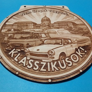 Trabant, Wartburg, Barkas. USA vastábla hangulatú gravírozott tábla, falikép, garázsba, nappaliba, műhelybe. - otthon & életmód - dekoráció - kép & falikép - fából készült kép - Meska.hu
