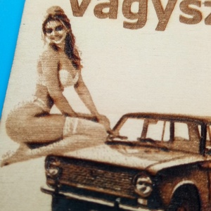 LADA 2102 hűtőmágenes. Retro stílus, 70-es évek. Élvezetre vágysz? felirattal, lánnyal. - otthon & életmód - konyhafelszerelés, tálalás - konyhai dekoráció - hűtőmágnes - Meska.hu