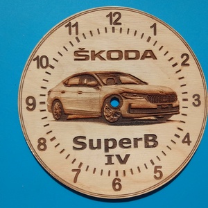 Skoda Superb IV mintás gravírozott ritka falióra. Óra, Skodásnak. 4 - Meska.hu