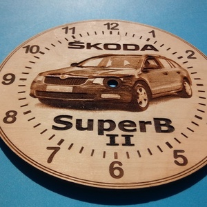Skoda Superb II mintás gravírozott ritka falióra. Óra, Skodásnak. 2 - otthon & életmód - dekoráció - fali és függő dekoráció - falióra & óra - Meska.hu
