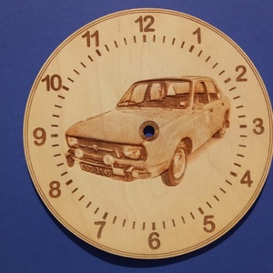 Skoda 105 mintás gravírozott ritka falióra. Óra, Skodásnak.  - Meska.hu