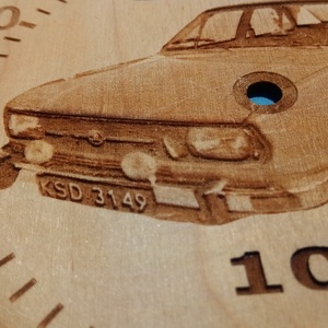Skoda 105 mintás gravírozott ritka falióra. Óra, Skodásnak.  - otthon & életmód - dekoráció - fali és függő dekoráció - falióra & óra - Meska.hu