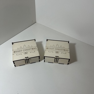 Karácsonyi díszdoboz díszekkel - karácsony - karácsonyi lakásdekoráció - karácsonyfadíszek - Meska.hu