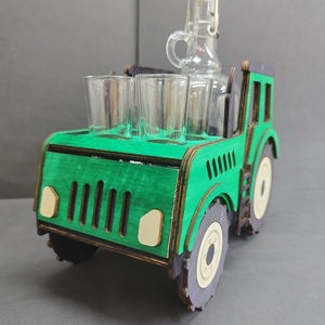 Traktor formájú pálinka kínáló  - otthon & életmód - konyhafelszerelés, tálalás - tálalás - pálinkás poharak, szettek - Meska.hu