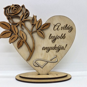 Anyák napjára - Fa gravírozott szív dísz rózsával � egyedi felirattal - Meska.hu