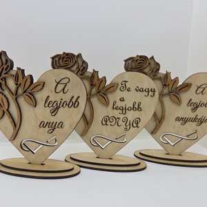 Anyák napjára - Fa gravírozott szív dísz rózsával � egyedi felirattal - otthon & életmód - virágdekoráció - virágdíszek - lézervágott virágdíszek - Meska.hu