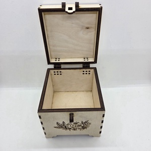 Fa doboz rózsa mintával - ékszer - ékszertartó - ékszerdoboz - Meska.hu