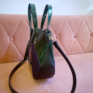 Designer válltáska - sötétkék sötétzöld pöttyös crossbody - táska & tok - kézitáska & válltáska - vállon átvethető táska - Meska.hu