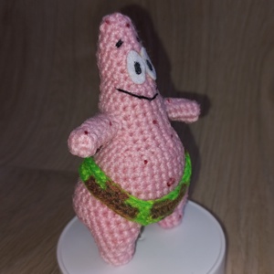 Csillag Patrik tangában, horgolt figura, 11 cm - játék & sport - plüssállat & játékfigura - plüss mesefigurák - Meska.hu