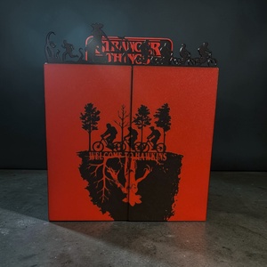 Összecsukható Polc STRANGER THINGS FIGURÁKHOZ -  KINDER JOY FIGURA tartó - kellékek & szerszámok - dekorációs kellékek - figurák - Meska.hu